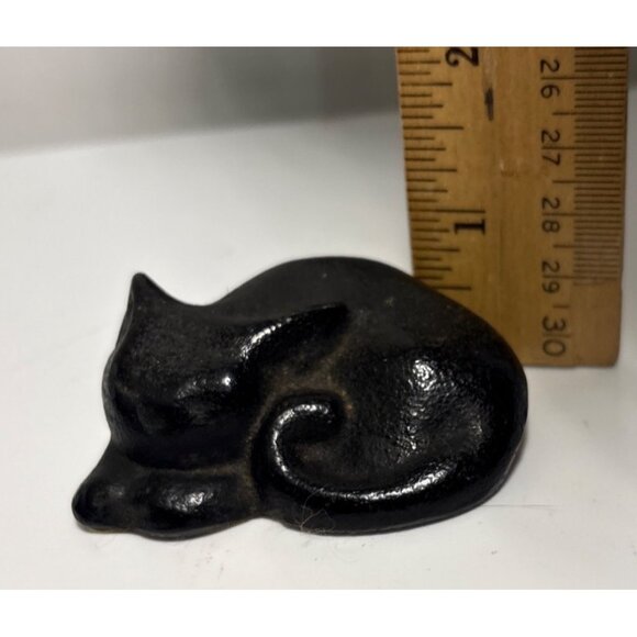 Sleeping Cat Paperweight Nanbu Ironware Cast Iron 2.5" Long - Picture 4 of 5